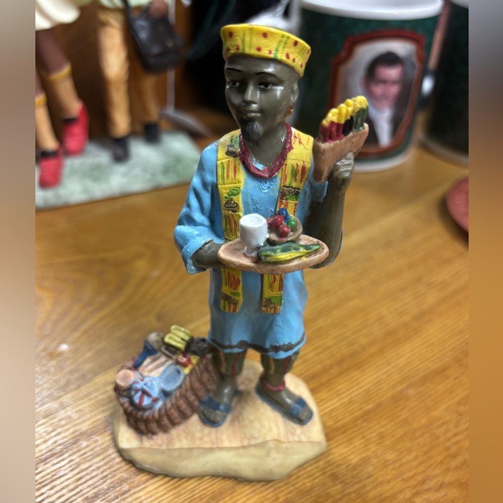 “Kwanzaa Africa” Figurine